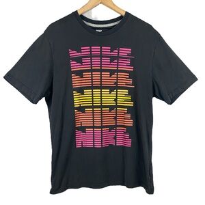 Men’s Nike Retro Looking Short Sleeve Black Graphic T-Shirt Size Extra Large